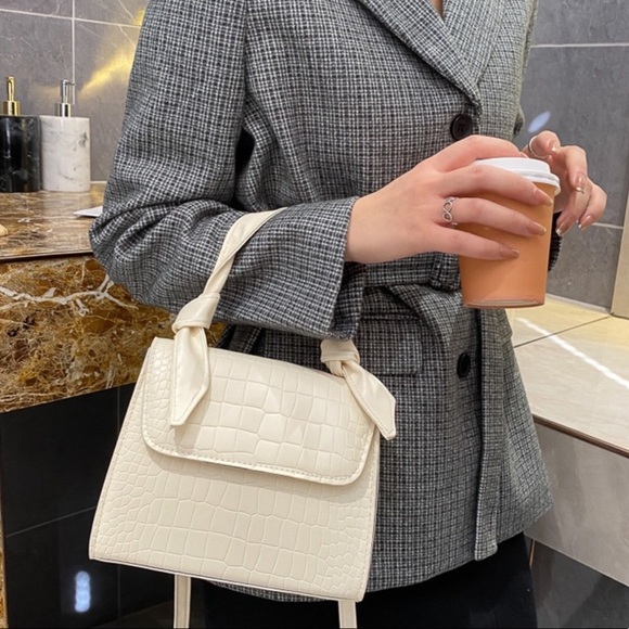 3/$25 Faux Crocodile White Handbag Crossbody Purse - Picture 2 of 3